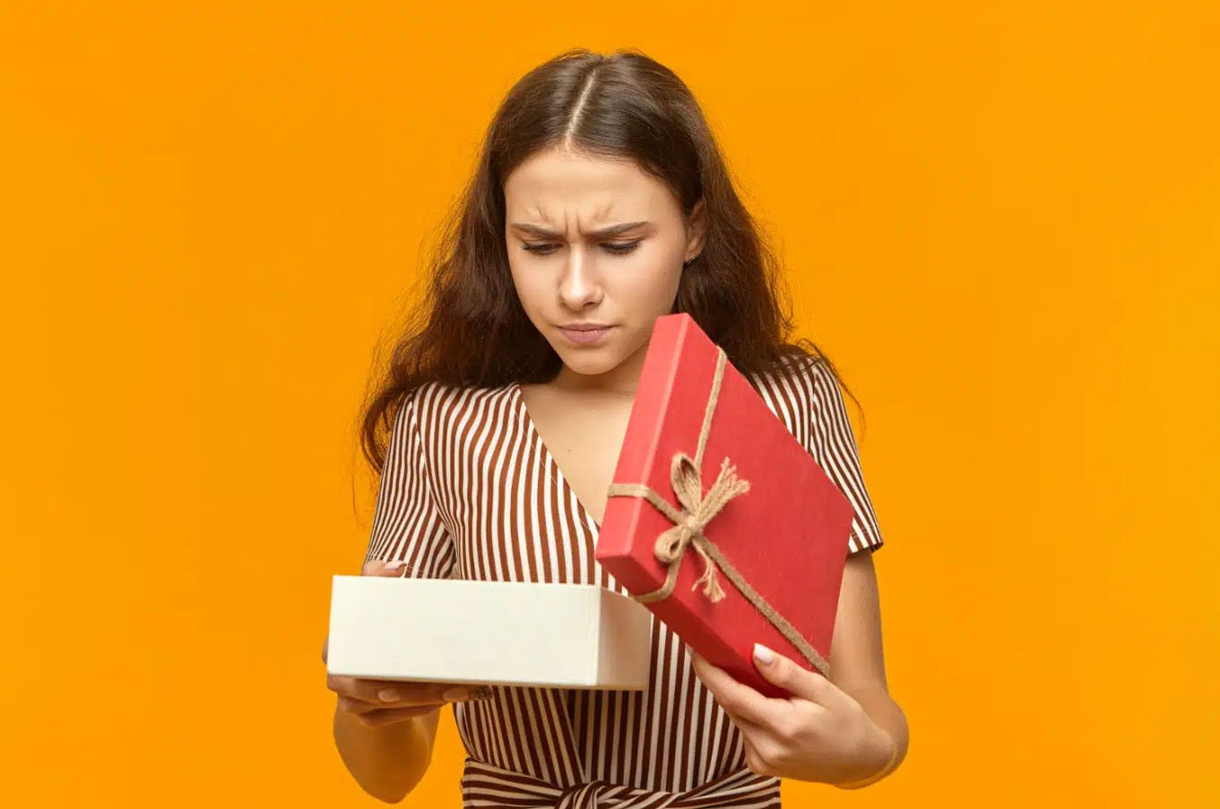 Dit zijn de meest irritante en cliche reacties op cadeaus