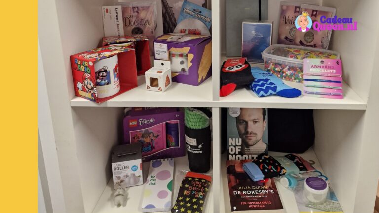 Een gedeelte van de cadeaus uit de cadeaukast